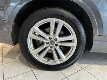 AUDI Q7 3.0 TDI V6 S line