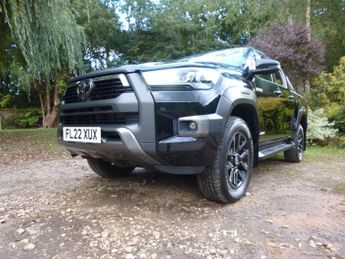 TOYOTA HILUX 2.8 D-4D Invincible X Auto 4WD Euro 6 (s/s) 4dr