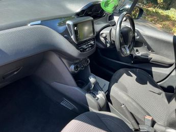 PEUGEOT 208 1.2 PureTech Allure