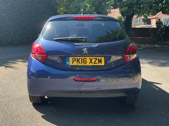 PEUGEOT 208 1.2 PureTech Allure