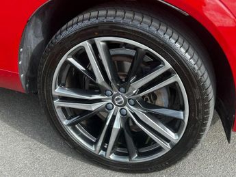 VOLVO XC60 2.0 R-Design T8 Twin Engine