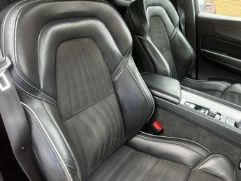 VOLVO XC60 2.0 R-Design T8 Twin Engine