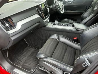 VOLVO XC60 2.0 R-Design T8 Twin Engine