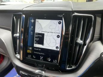 VOLVO XC60 2.0 R-Design T8 Twin Engine