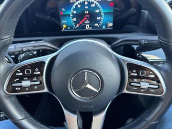 MERCEDES-BENZ A CLASS 2.0 A180d Sport