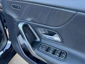 MERCEDES-BENZ A CLASS 2.0 A180d Sport