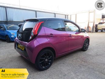TOYOTA AYGO 1.0 VVT-i x-cite Automatic, Climate Control, Reverse Cam