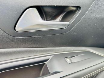 PEUGEOT 3008 1.5 BlueHDi GT Line