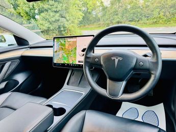 TESLA MODEL 3 Standard Range Plus