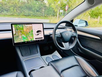 TESLA MODEL 3 Standard Range Plus