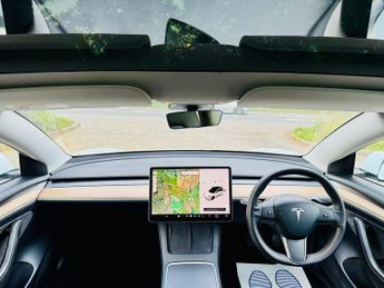 TESLA MODEL 3 Standard Range Plus