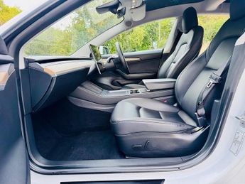 TESLA MODEL 3 Standard Range Plus