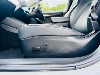 TESLA MODEL 3 Standard Range Plus