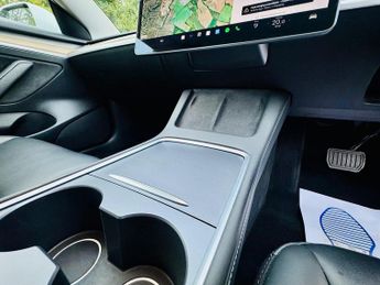 TESLA MODEL 3 Standard Range Plus
