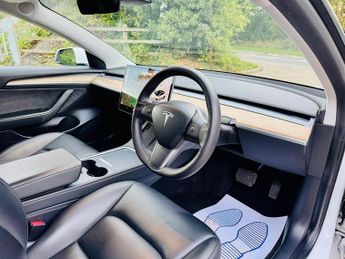 TESLA MODEL 3 Standard Range Plus