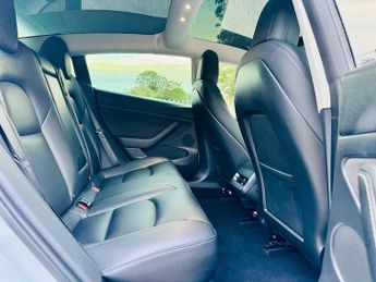 TESLA MODEL 3 Standard Range Plus