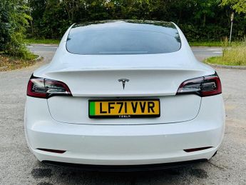TESLA MODEL 3 Standard Range Plus