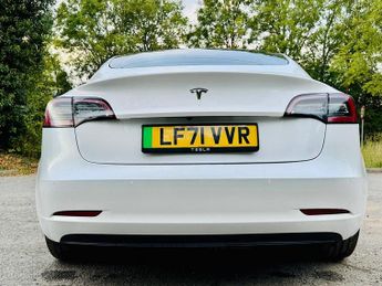 TESLA MODEL 3 Standard Range Plus