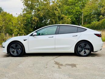 TESLA MODEL 3 Standard Range Plus