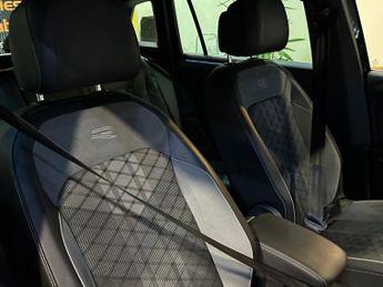 VOLKSWAGEN TIGUAN 1.5 TSI R-Line Edition