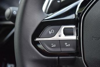 PEUGEOT 208 1.2 PureTech MHEV Allure