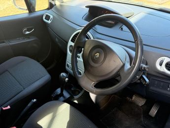 RENAULT GRAND MODUS 1.6 VVT Dynamique Automatic 5Dr