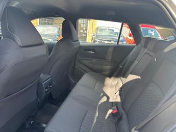 TOYOTA COROLLA 1.8 VVT-h Icon Tech