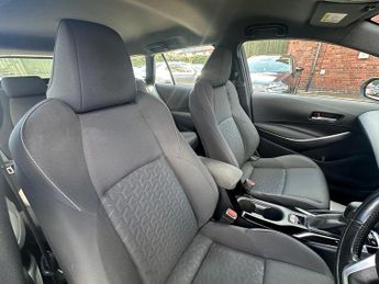 TOYOTA COROLLA 1.8 VVT-h Icon Tech