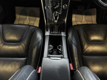 VOLVO XC60 2.4 R-Design Lux Nav D5 AWD