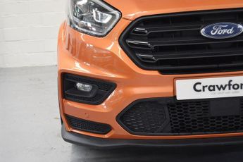 FORD TRANSIT 2.0 320 EcoBlue Limited MS RT