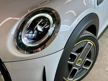 MINI ELECTRIC Cooper SE 32.6kWh Level 1 Auto 3dr