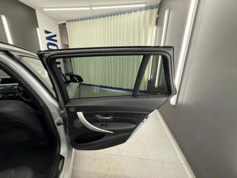 BMW 3 SERIES 2.0 320d M Sport Touring Auto Euro 5 (s/s) 5dr