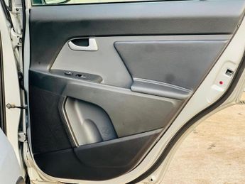 KIA SPORTAGE 2.0 CRDi KX-3 Auto AWD Euro 5 5dr