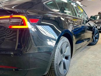 TESLA MODEL 3 (Dual Motor) Long Range Auto 4WDE 4dr