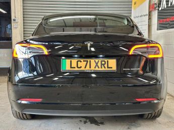 TESLA MODEL 3 (Dual Motor) Long Range Auto 4WDE 4dr