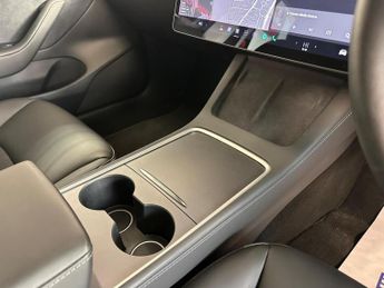 TESLA MODEL 3 (Dual Motor) Long Range Auto 4WDE 4dr