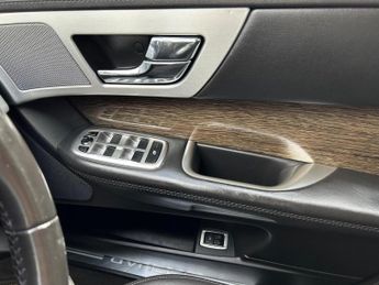 JAGUAR XF 2.2d Premium Luxury Auto Euro 5 (s/s) 4dr