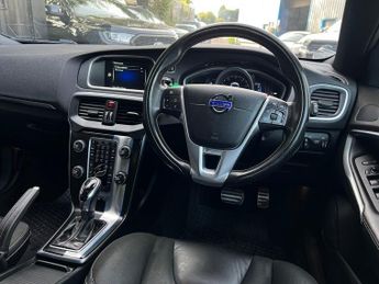VOLVO V40 2.0 R-Design D4