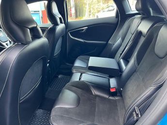 VOLVO V40 2.0 R-Design D4