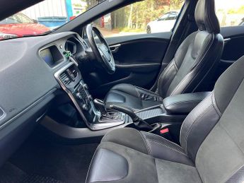VOLVO V40 2.0 R-Design D4