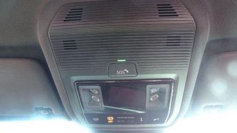 VOLKSWAGEN GOLF 1.5 eTSI MHEV R-Line