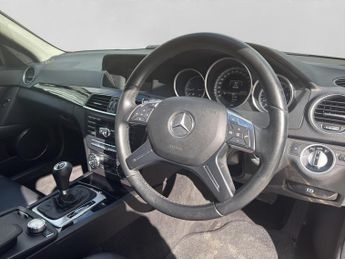 MERCEDES-BENZ C CLASS 1.6 C180 BlueEfficiency Executive SE
