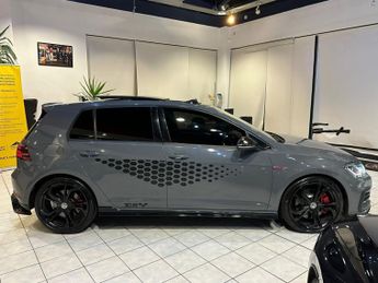 VOLKSWAGEN GOLF 2.0 TSI GTI TCR