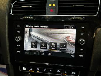 VOLKSWAGEN GOLF 2.0 TSI GTI TCR