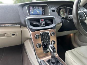 VOLVO V40 CROSS COUNTRY T5 AWD 2.0 TURBO 5 CYLINDER