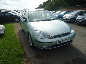 FORD FOCUS 2.0 i 16v Ghia