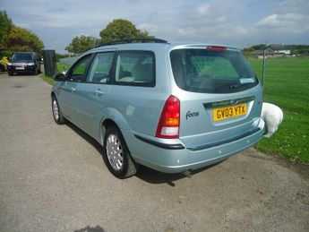 FORD FOCUS 2.0 i 16v Ghia