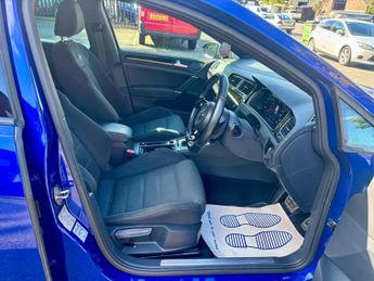 VOLKSWAGEN GOLF 2.0 TSI R