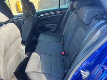 VOLKSWAGEN GOLF 2.0 TSI R