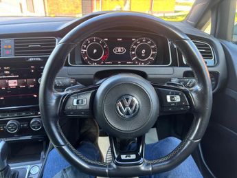VOLKSWAGEN GOLF 2.0 TSI R